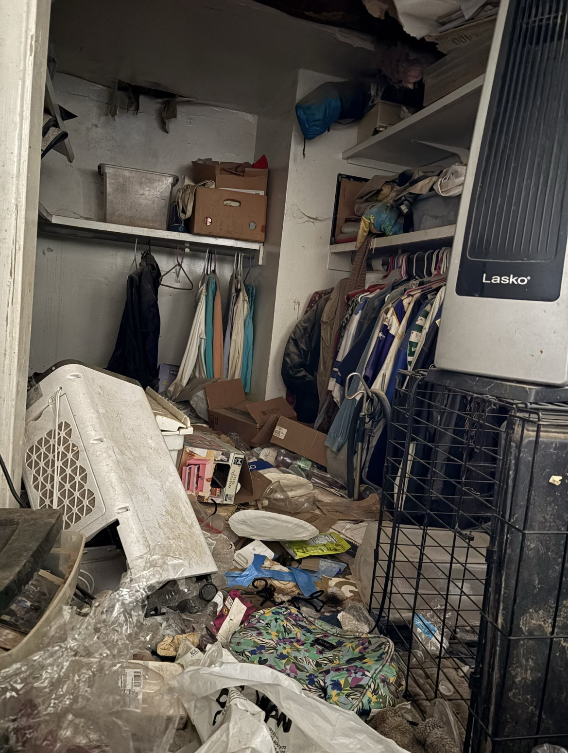 hoarder house