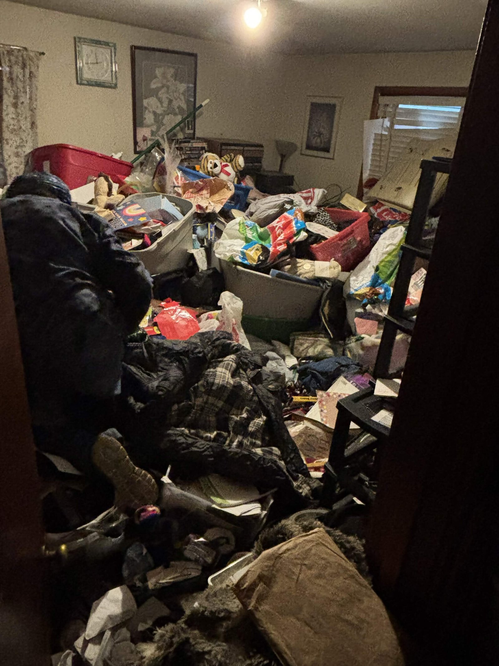 hoarder house